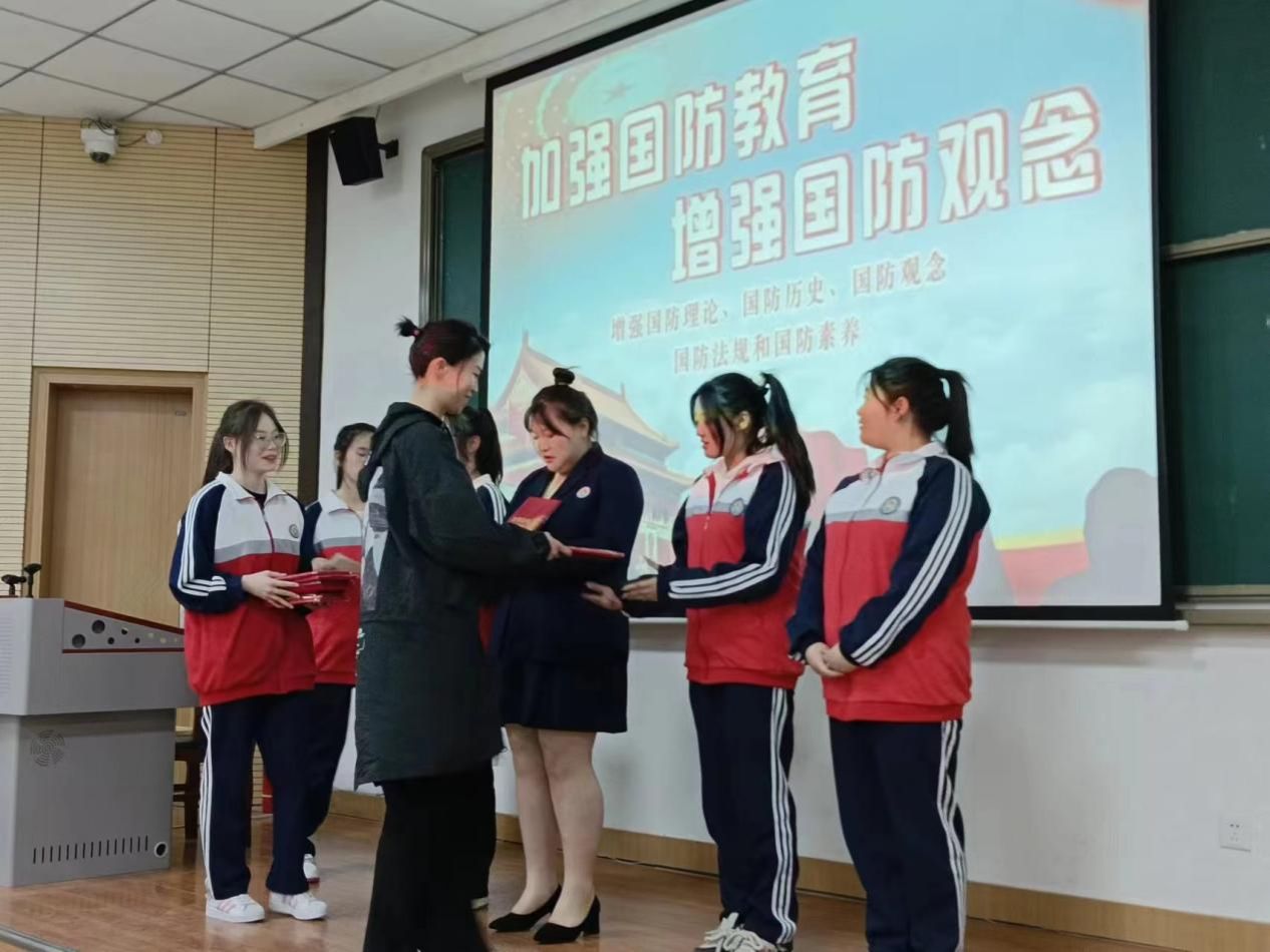 说明: 93d5f080c9124d9deb97a97fd414a31f_